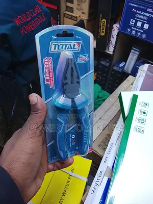 TOTAL 180mm (7") Combination Pliers 