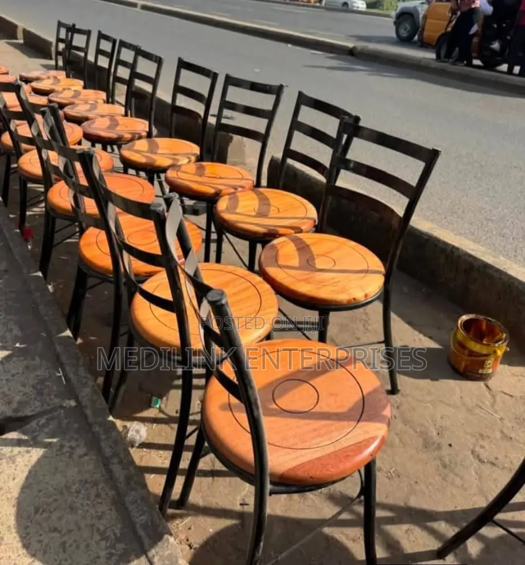 Wooden Metallic Restaurants Chairs