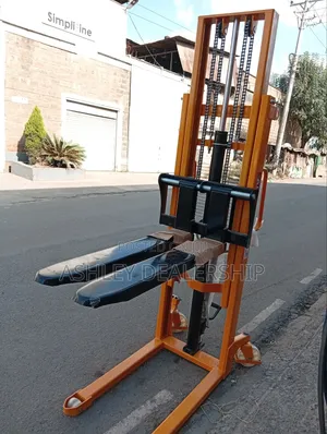 Manual Warehouse Forklift