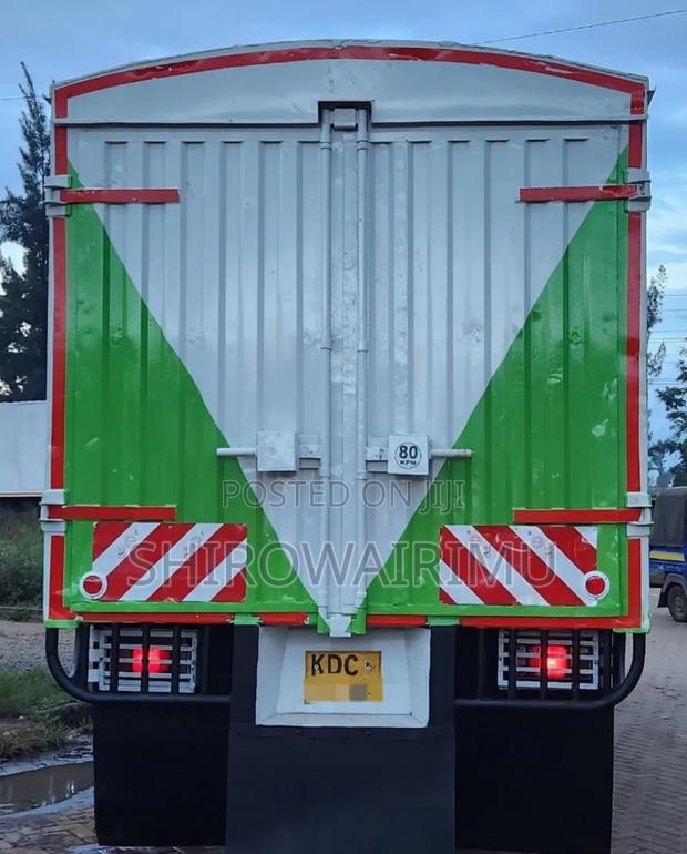 Isuzu FRR90 2021 Model - thumbnail 2