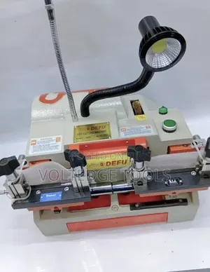 Defu 100E1 Double-Head Key Cutting Machine