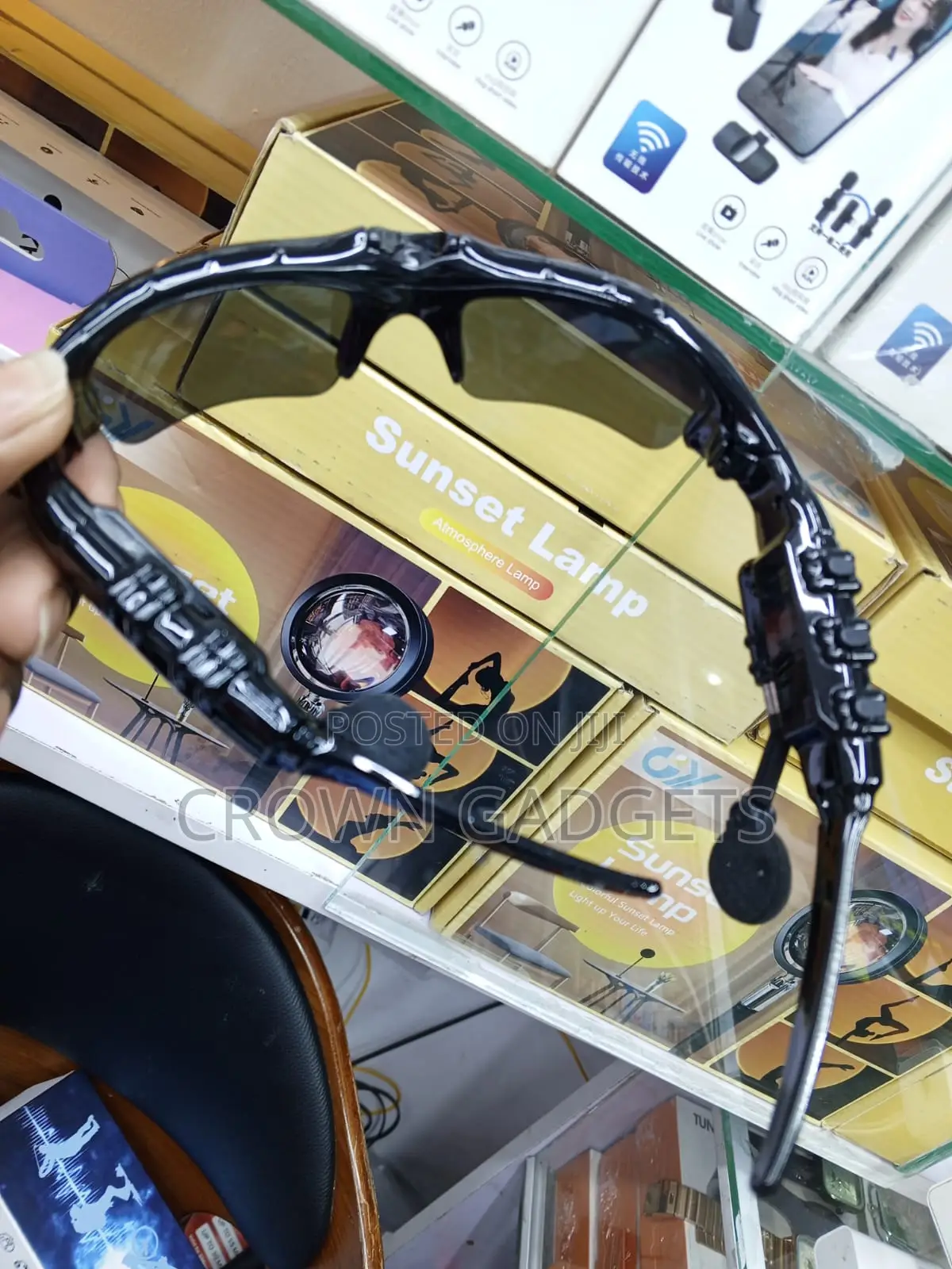 Wireless Audio Sunglasses With Integrated Speakers Mic