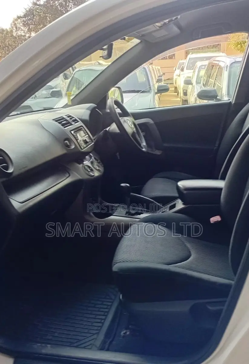 Toyota RAV4 2006 Off white