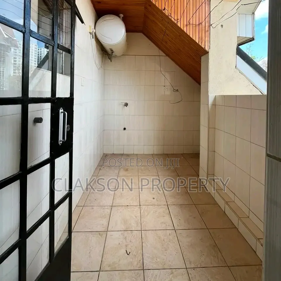 2bdrm Apartment in Muringa Road, Hurlingham for rent