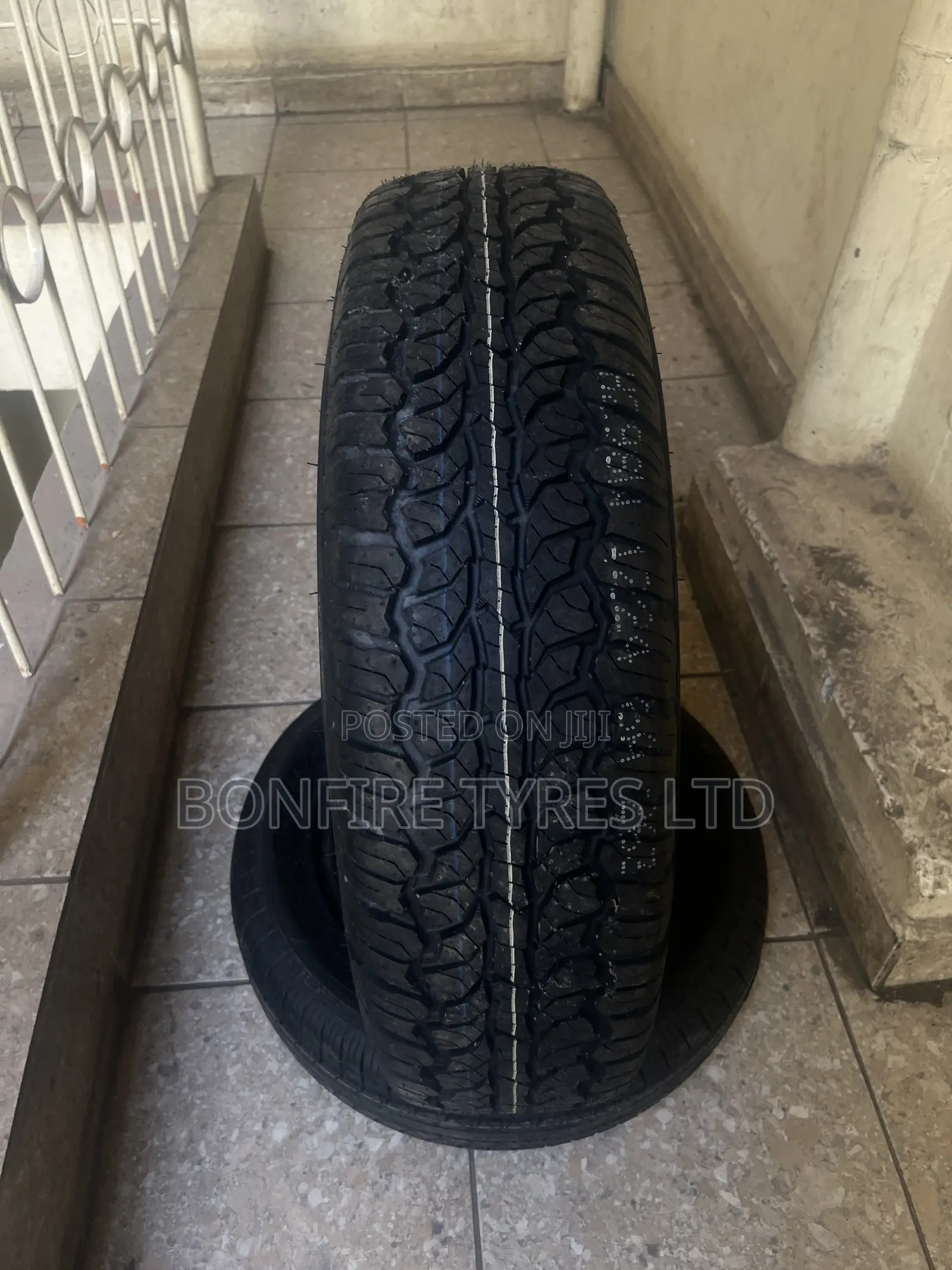 235/65r17 Comfoser a/T