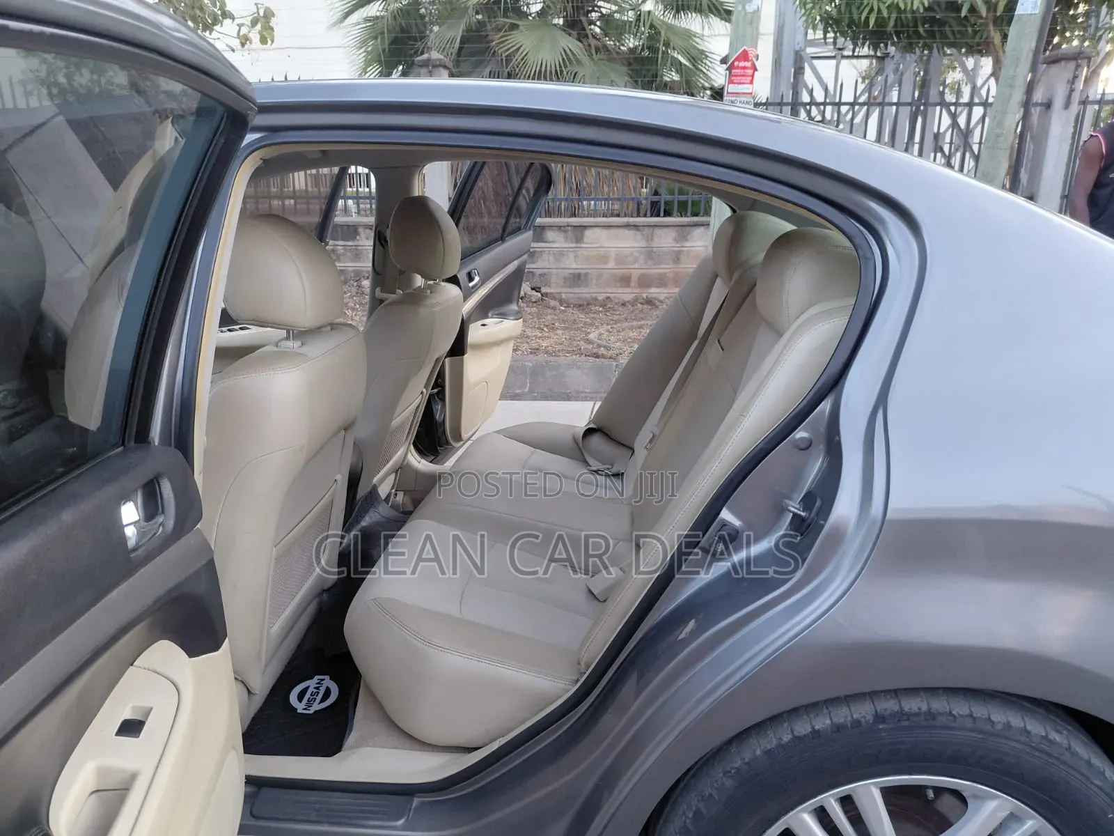 Nissan Skyline 2011 Gray