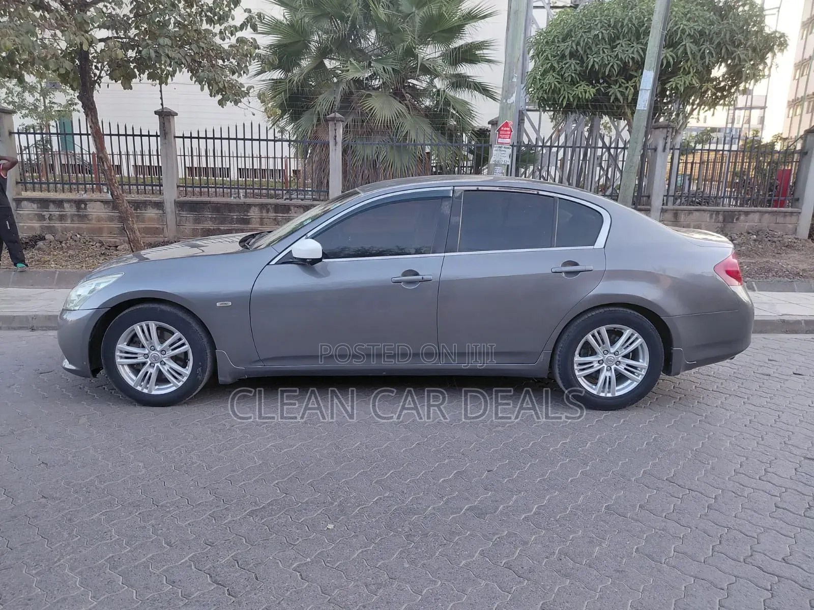Nissan Skyline 2011 Gray