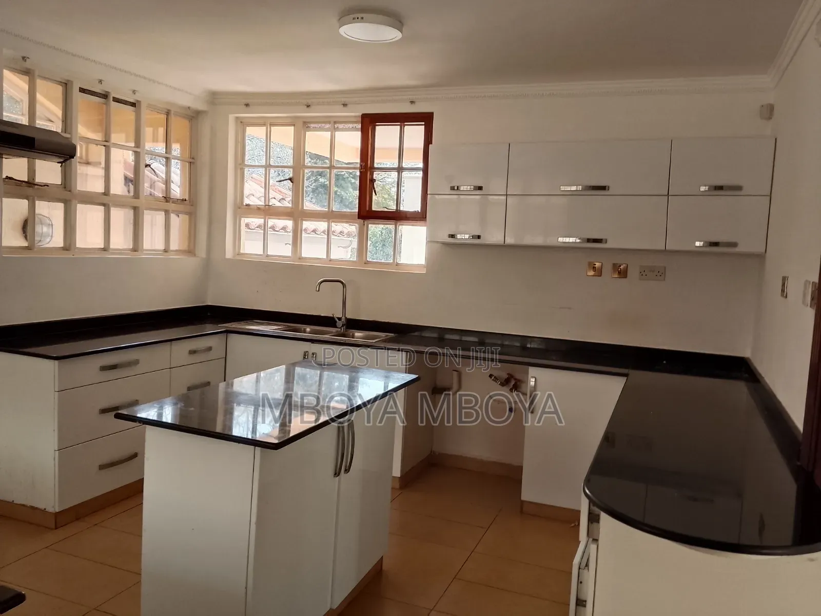 4bdrm Townhouse / Terrace in Kyuna for rent