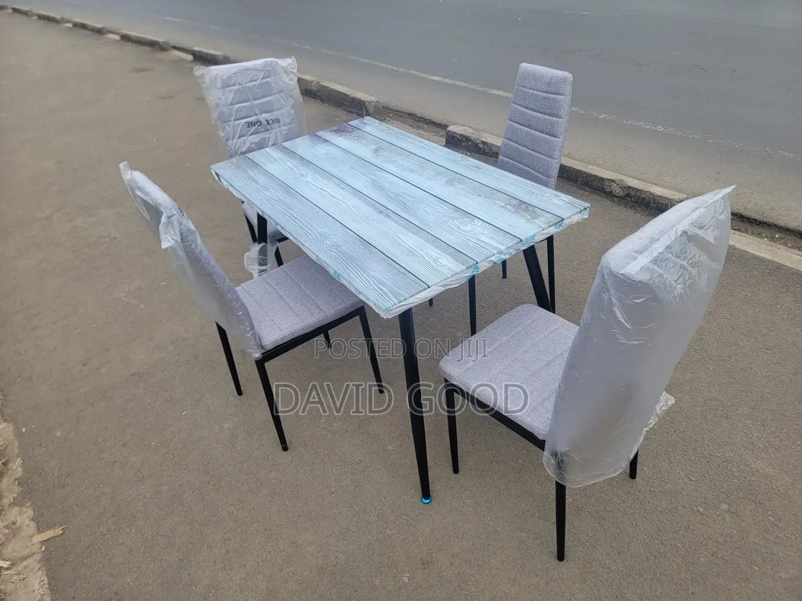 4seater Dining Table