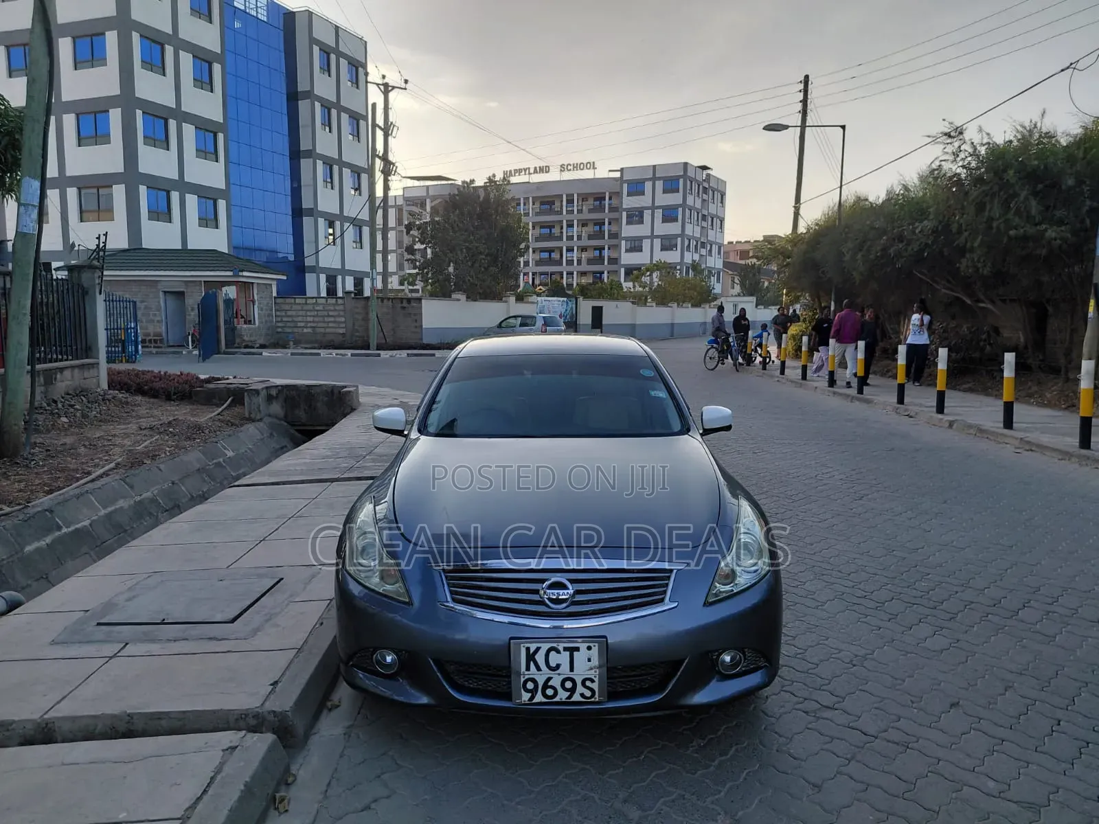 Nissan Skyline 2011 Gray
