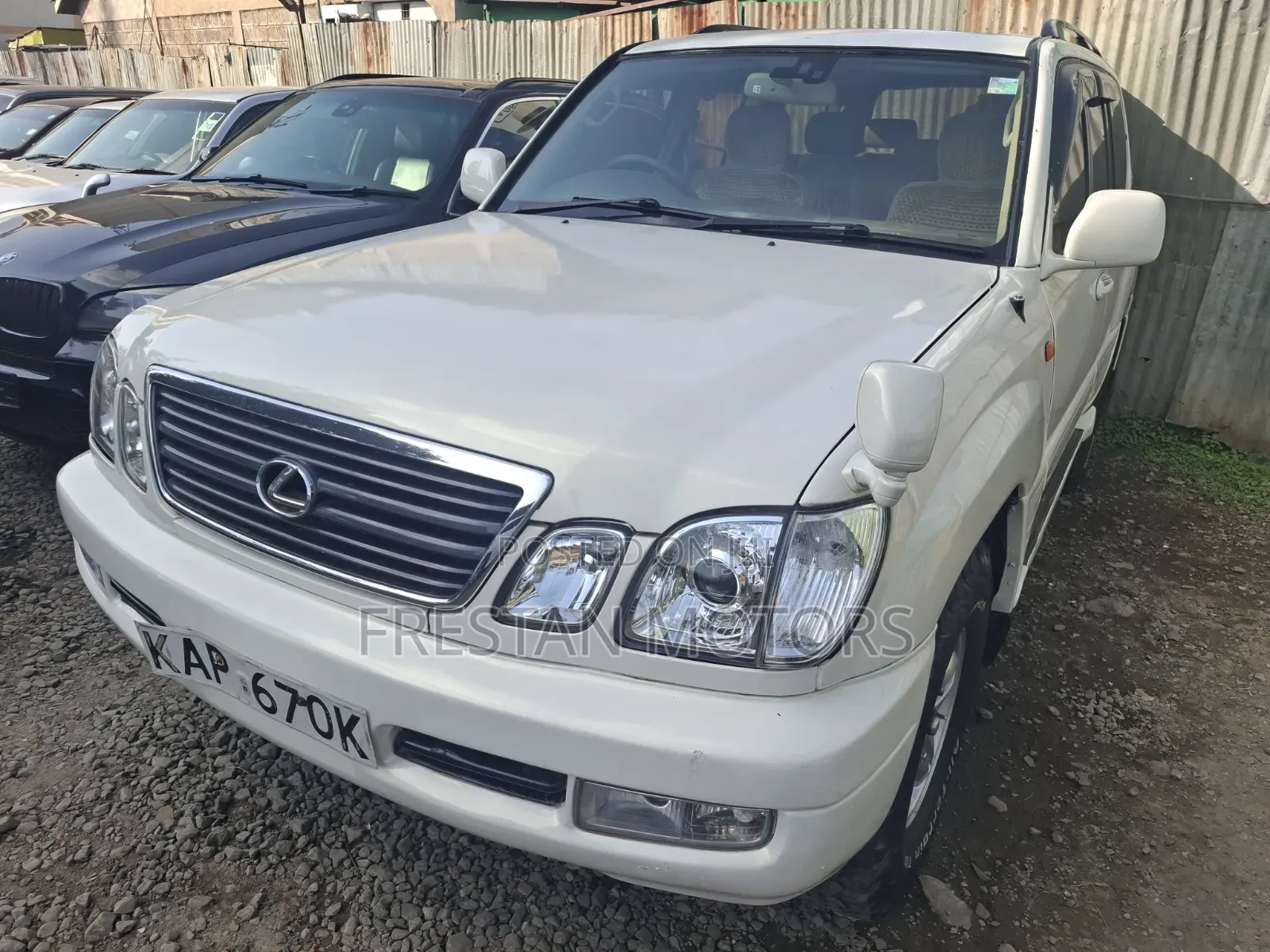 Lexus LX 470 AWD 2002 White