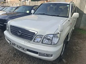 Lexus LX 470 AWD 2002 White