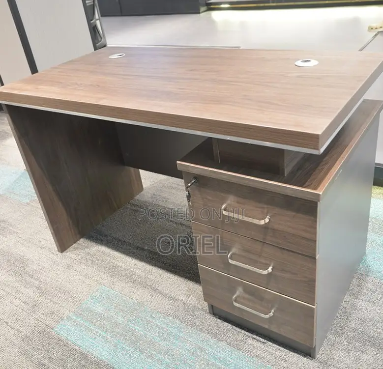 Office Desk : 1.4M Executive Corporate Work Staff Desk