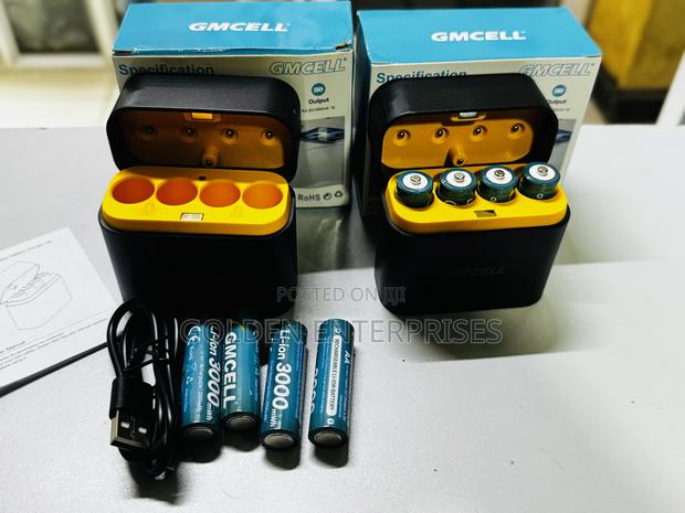 GMCELL AA Battery Charging Case – 4 Rechargeable Batteries Included