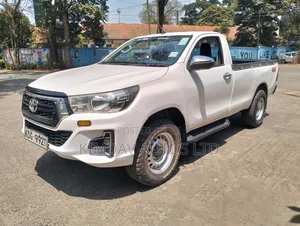 Toyota Hilux 2021 Off white