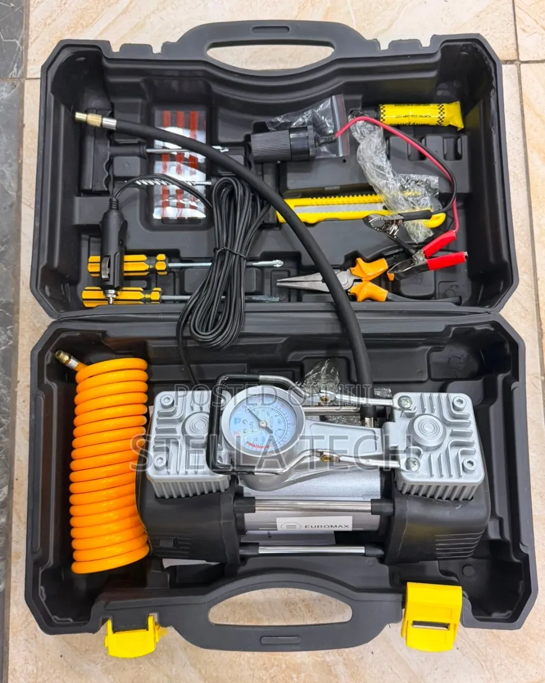 Portable 2-Cylinder Portable Air Compressor With Tools