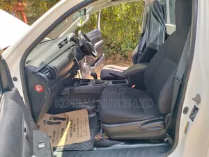 Toyota Hilux 2021 Off white