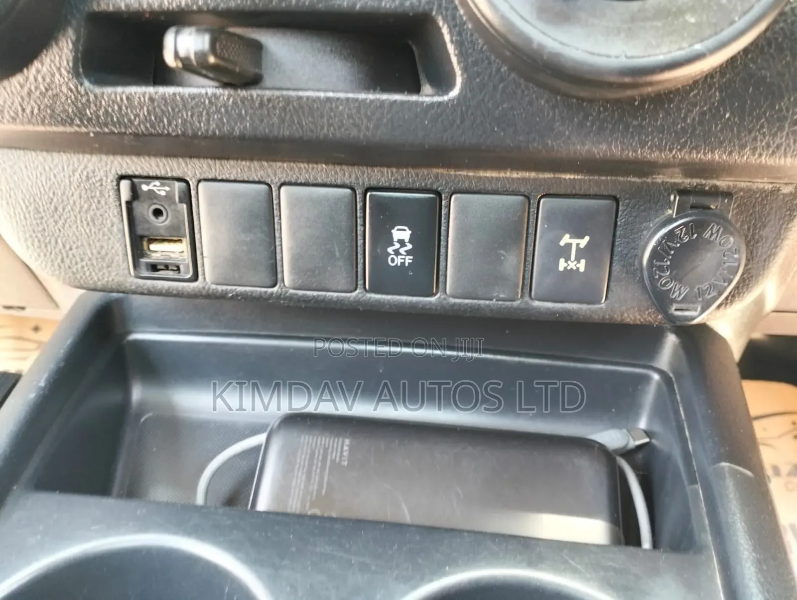 Toyota Hilux 2021 Off white