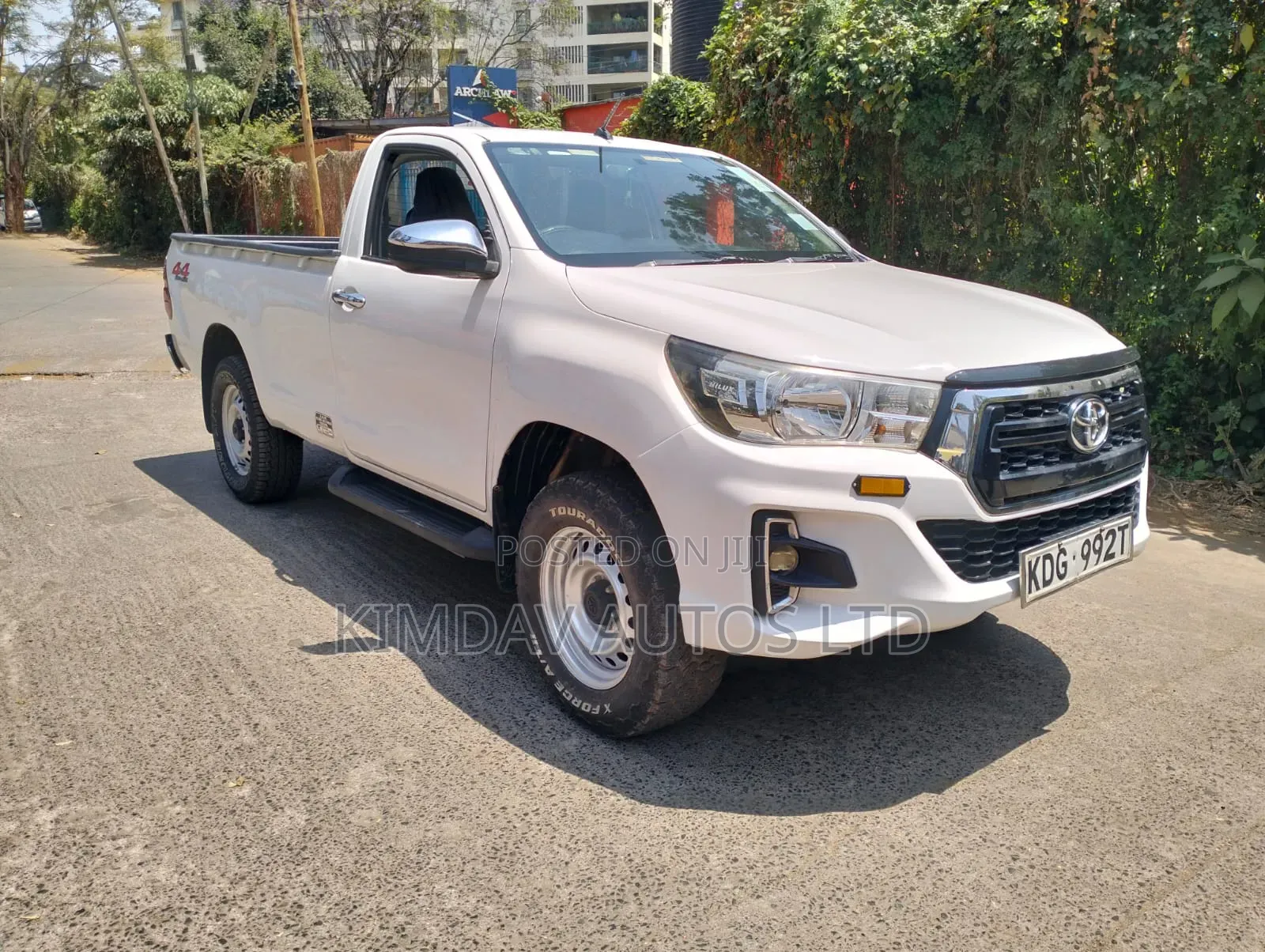 Toyota Hilux 2021 Off white
