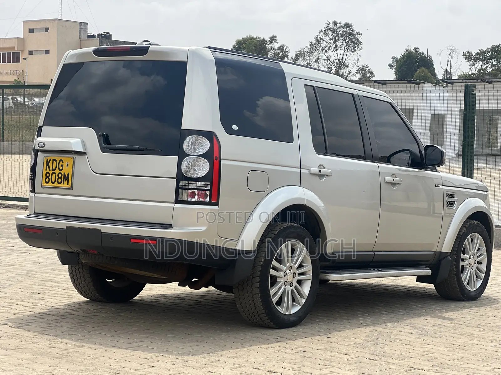 Land Rover Discovery 2014 Silver