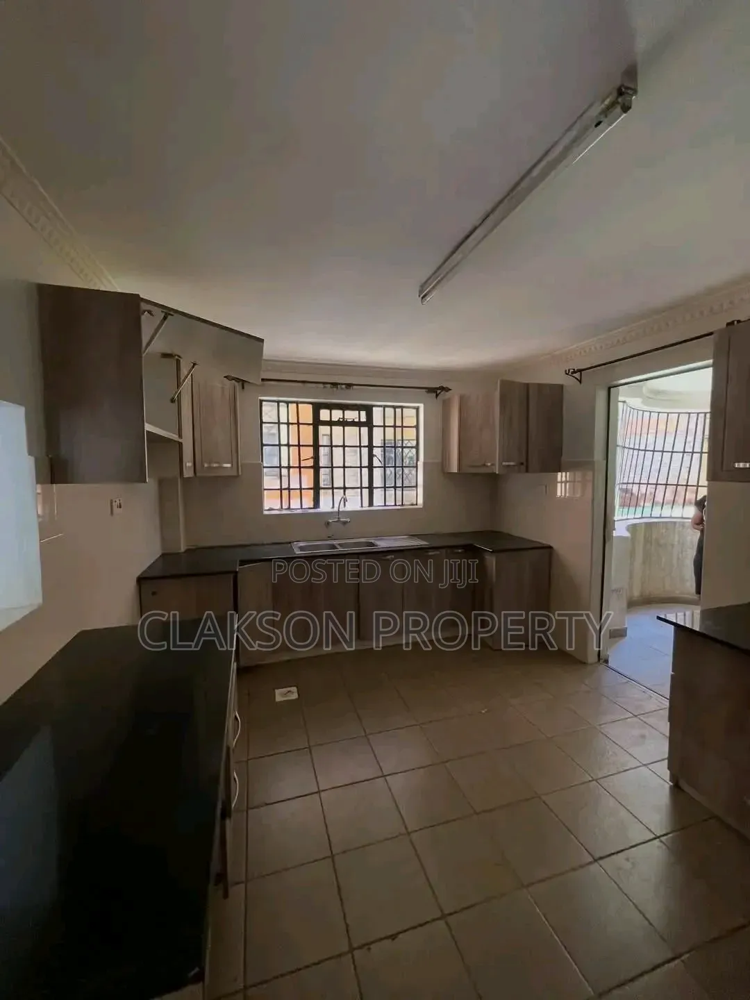 4bdrm Apartment in Lavington, Muthangari for rent