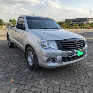 Toyota Hilux 2014 Silver