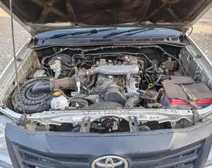 Toyota Hilux 2014 Silver
