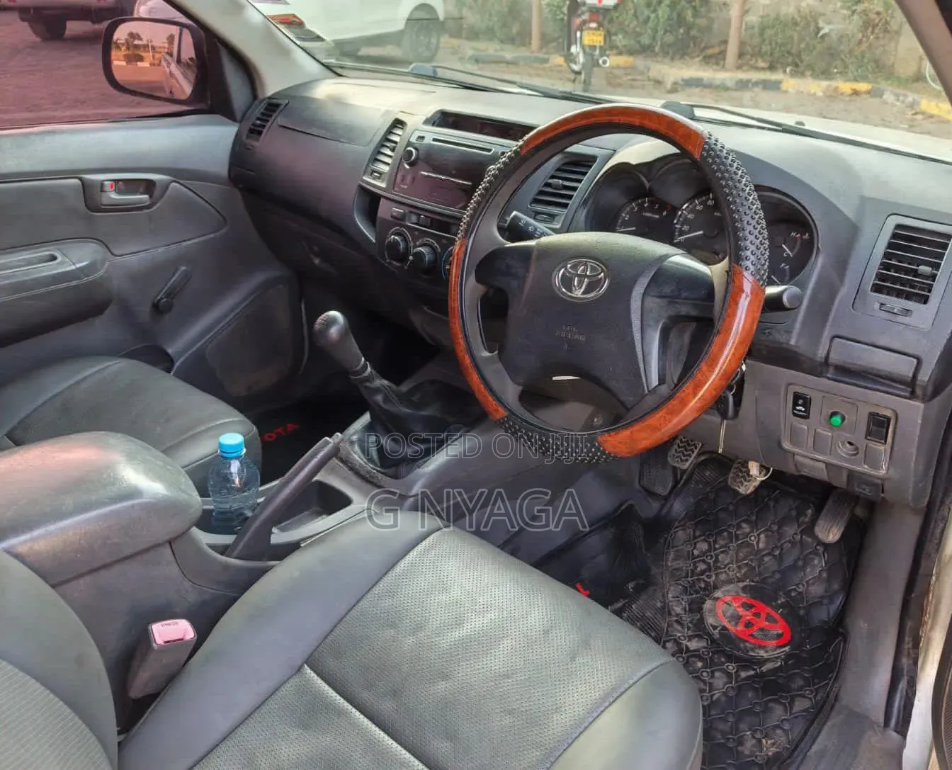 Toyota Hilux 2014 Silver