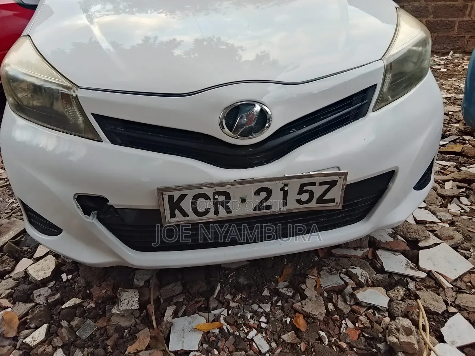 Toyota Vitz 2012 White