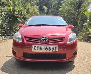 Toyota Auris 2012 Red