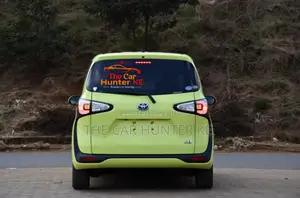 Toyota Sienta 1.5 Hybrid FWD (6-seater) 2019