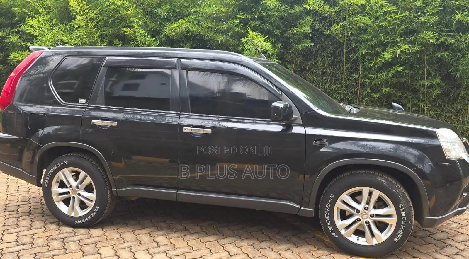 Nissan X-Trail 2012 Black