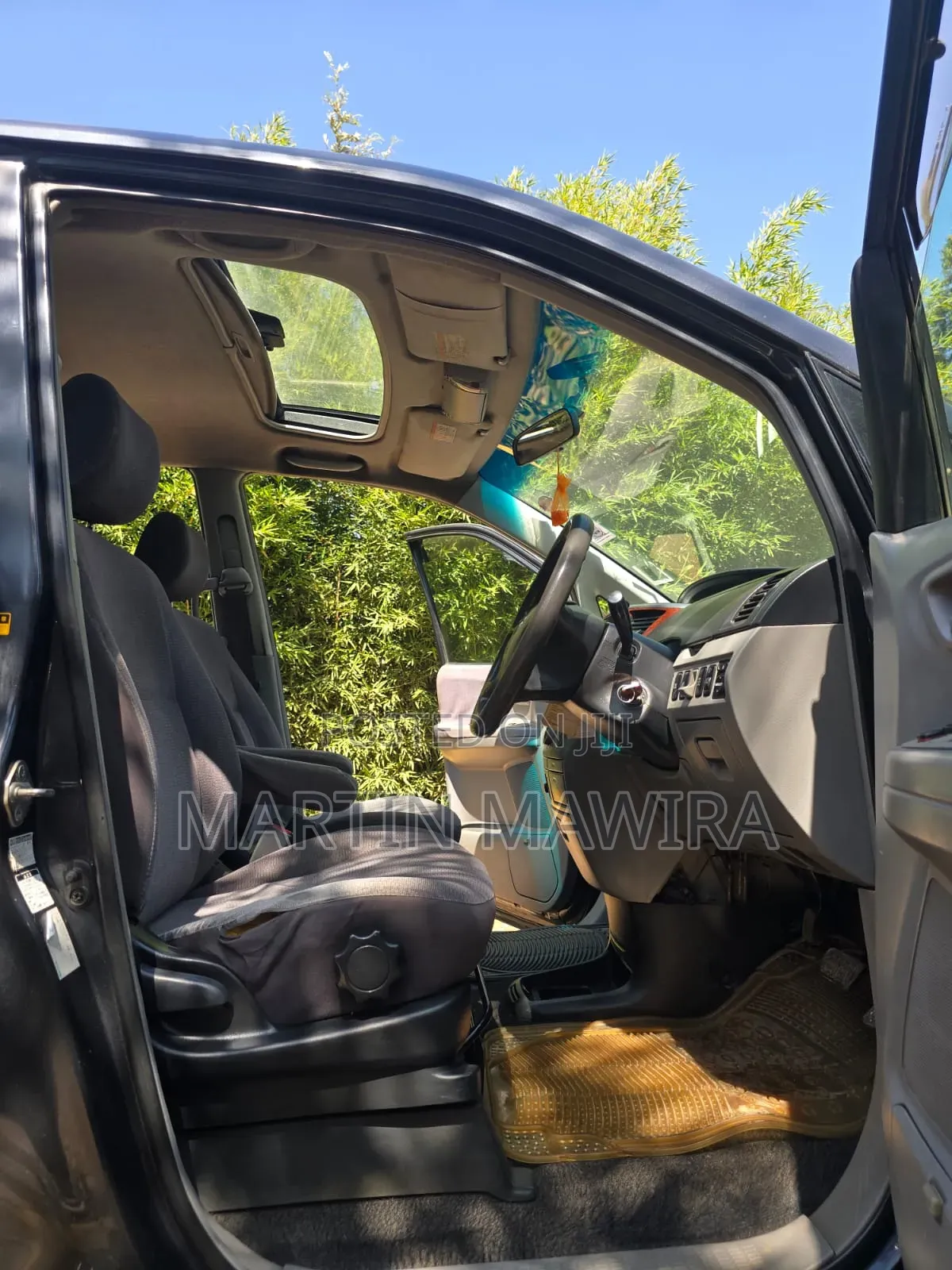 Toyota Noah 2003 Gray