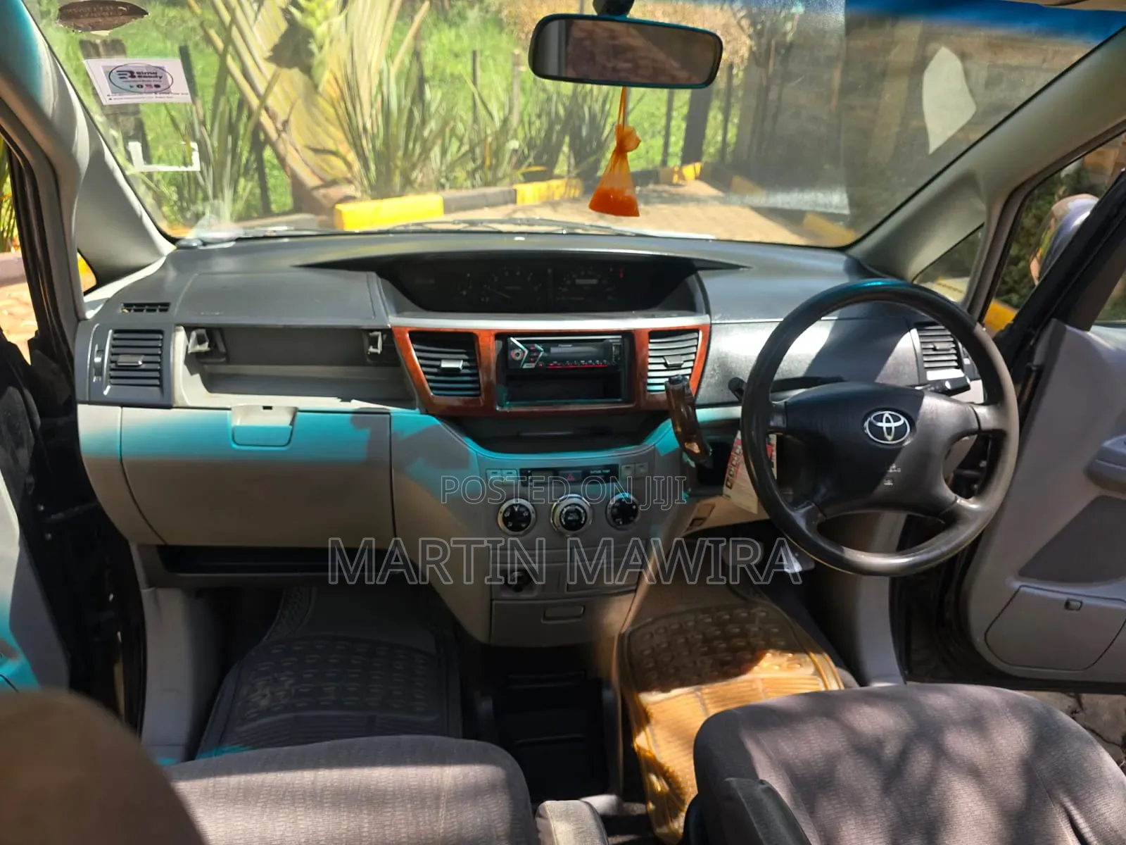 Toyota Noah 2003 Gray