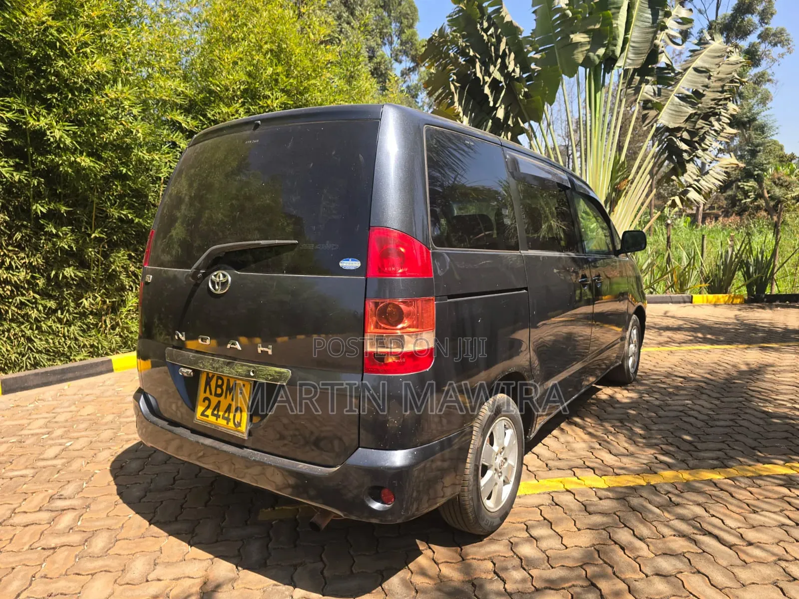 Toyota Noah 2003 Gray