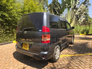 Toyota Noah 2003 Gray