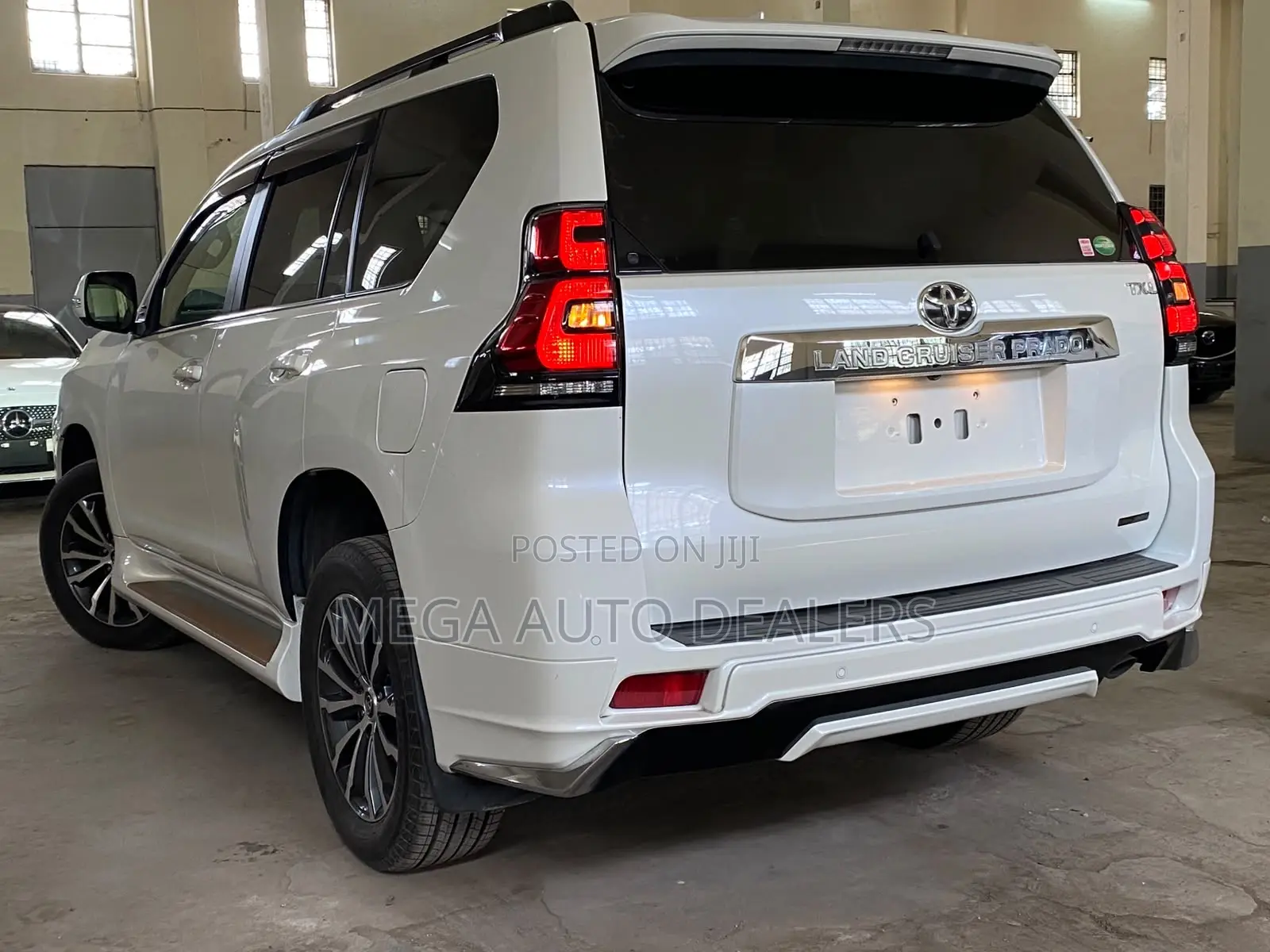 Toyota Land Cruiser Prado 2.8 2019 White