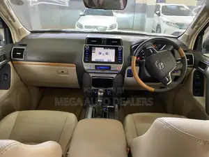 Toyota Land Cruiser Prado 2.8 2019 White