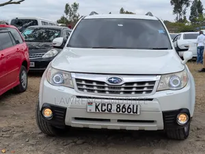 Subaru Forester 2010 Pearl