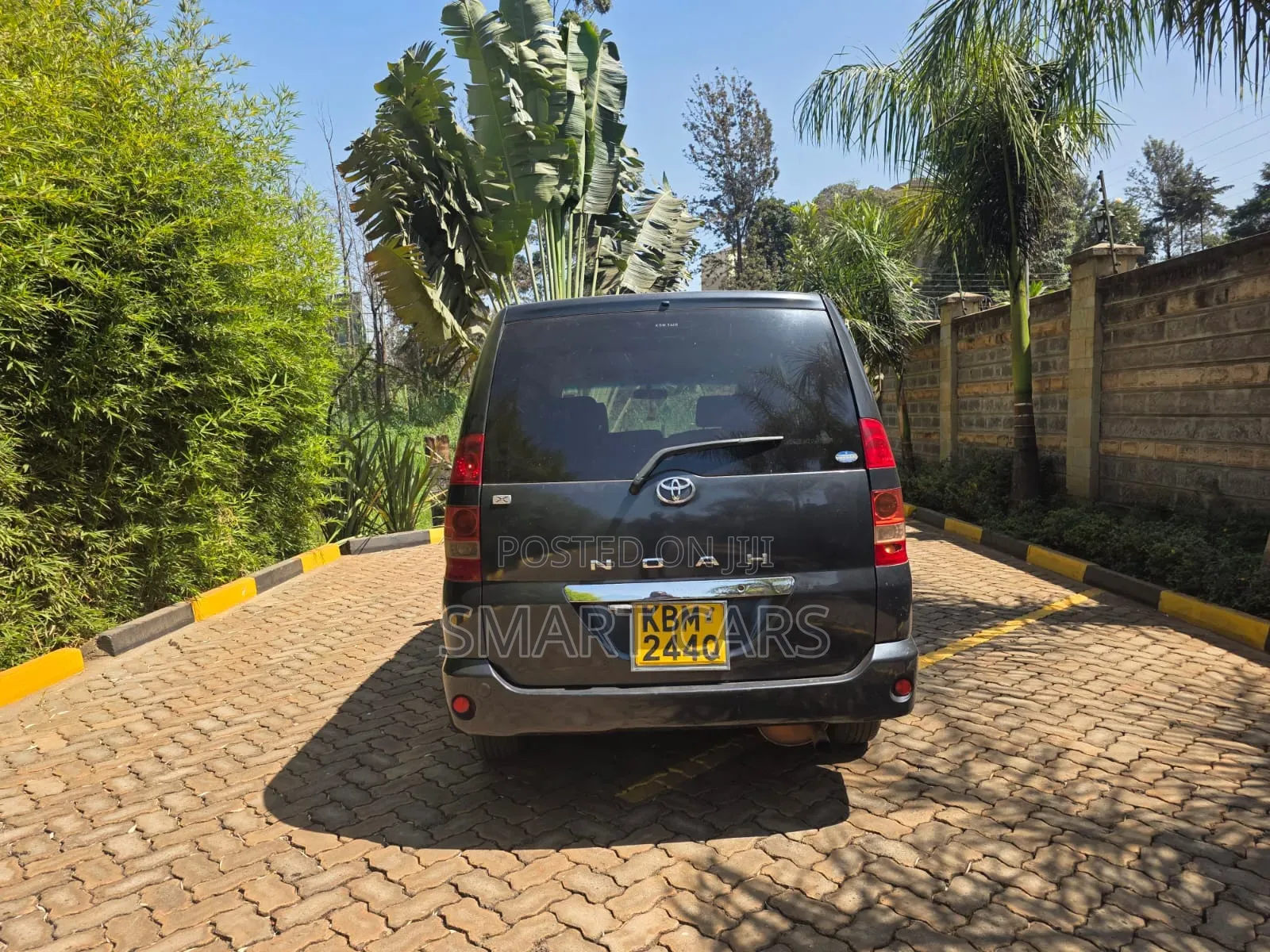 Toyota Noah 2005 Gray