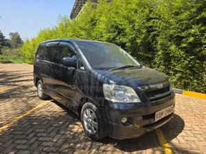 Toyota Noah 2005 Gray
