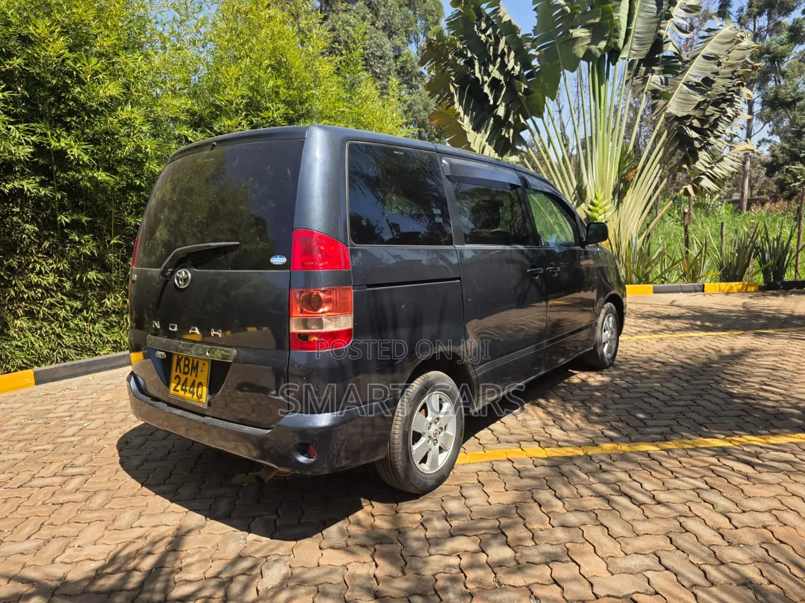 Toyota Noah 2005 Gray