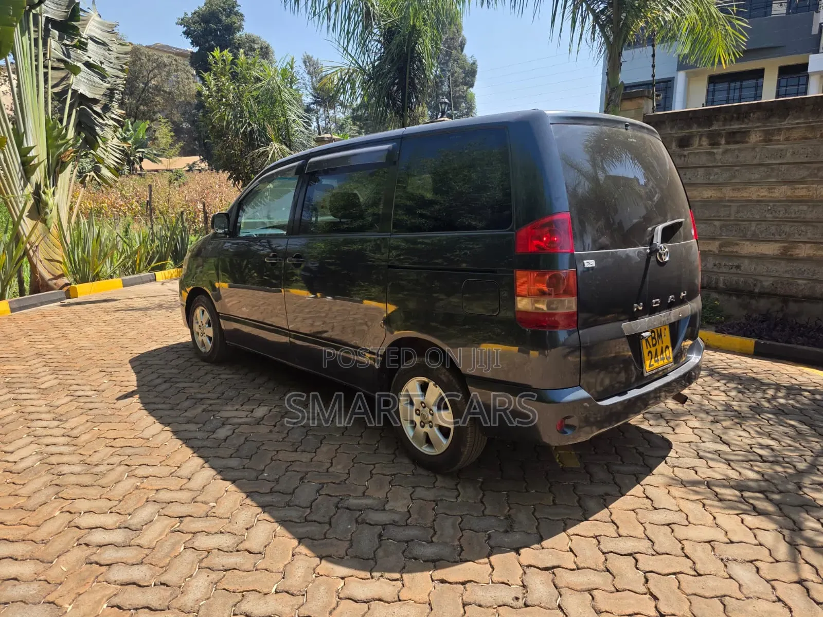 Toyota Noah 2005 Gray