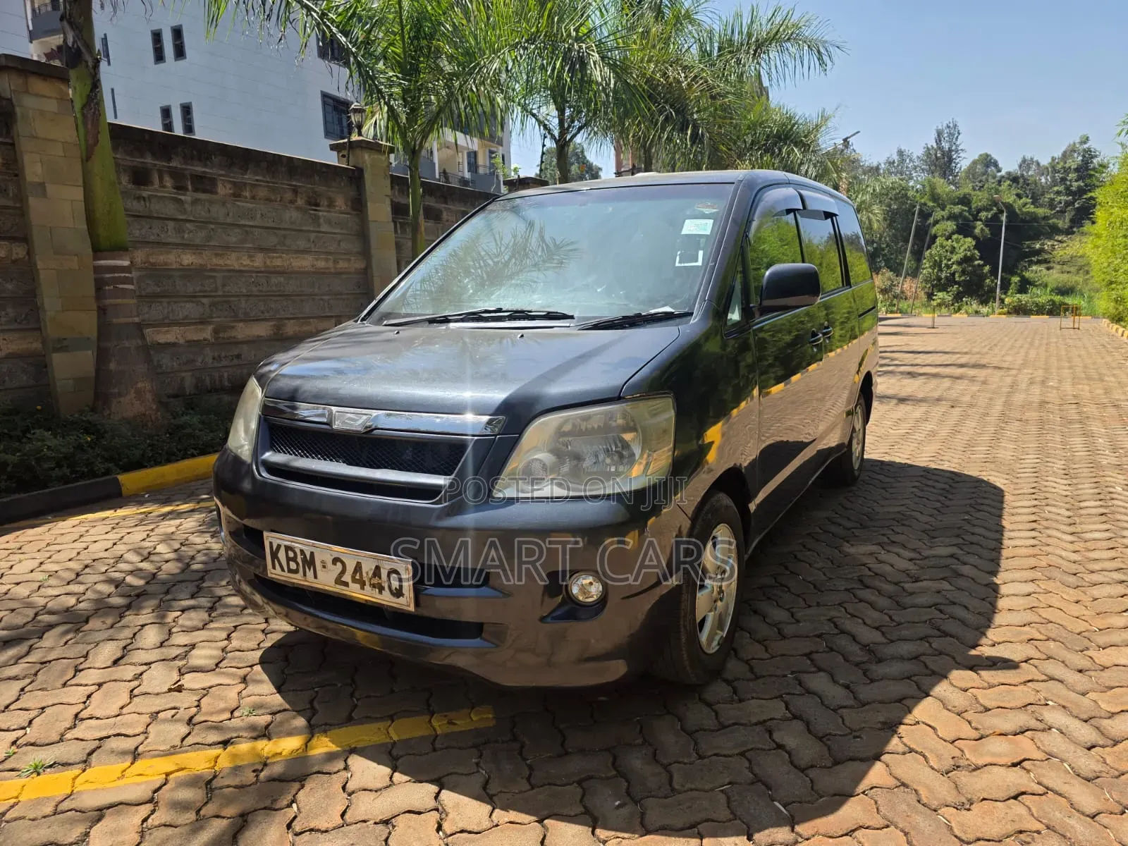 Toyota Noah 2005 Gray