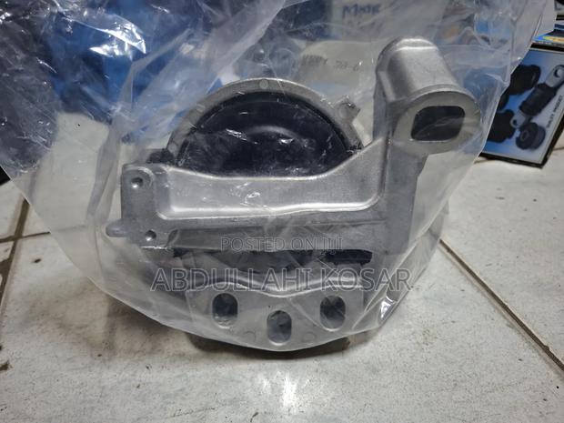 Cx-5 Diesel Right Engine Mounting - main view