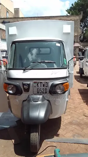 Piaggio 2019 White