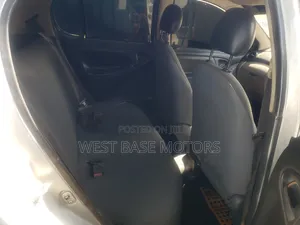 Toyota Vitz 2000 Silver