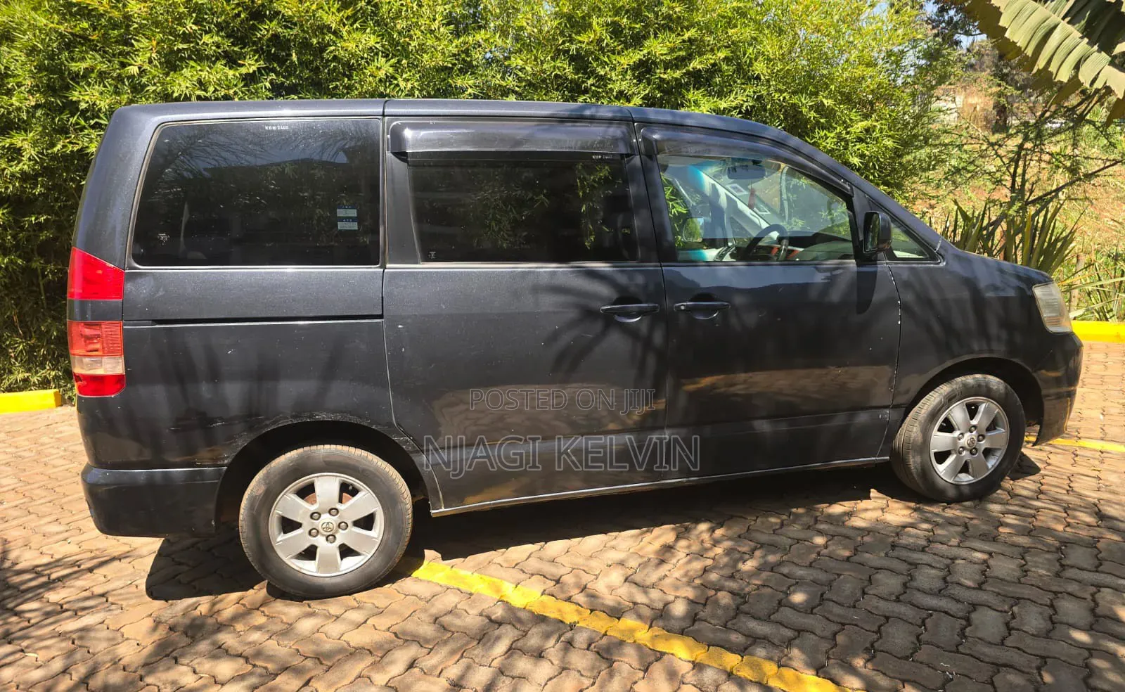 Toyota Noah 2003 Black