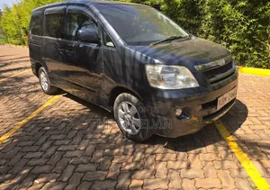 Toyota Noah 2003 Black