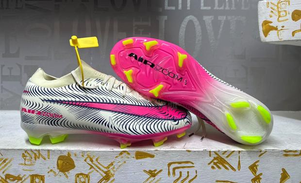 Neon Orange Volt/ Pink Nike Cleats Size 40-45 - thumbnail 2